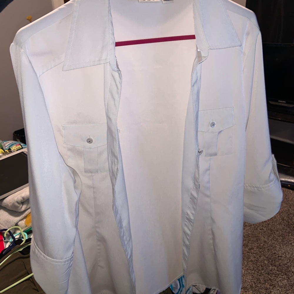blouse/button up